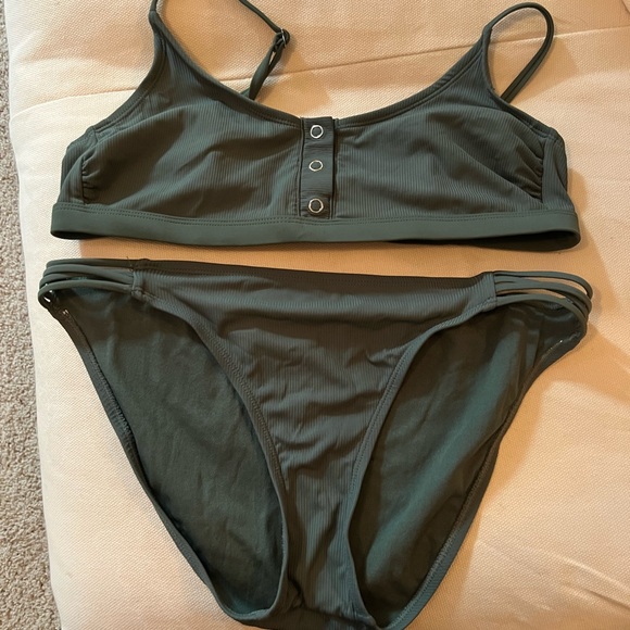 don’t fit never worn - Picture 2 of 2